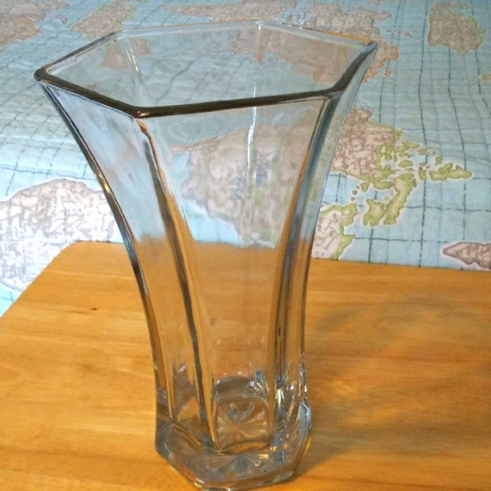 Elegant Hexagon Hoosier Glass Vase, like new